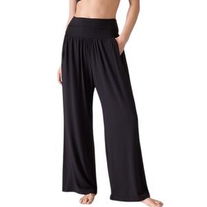 Athleta Studio Wide Leg Pant size Small in Black